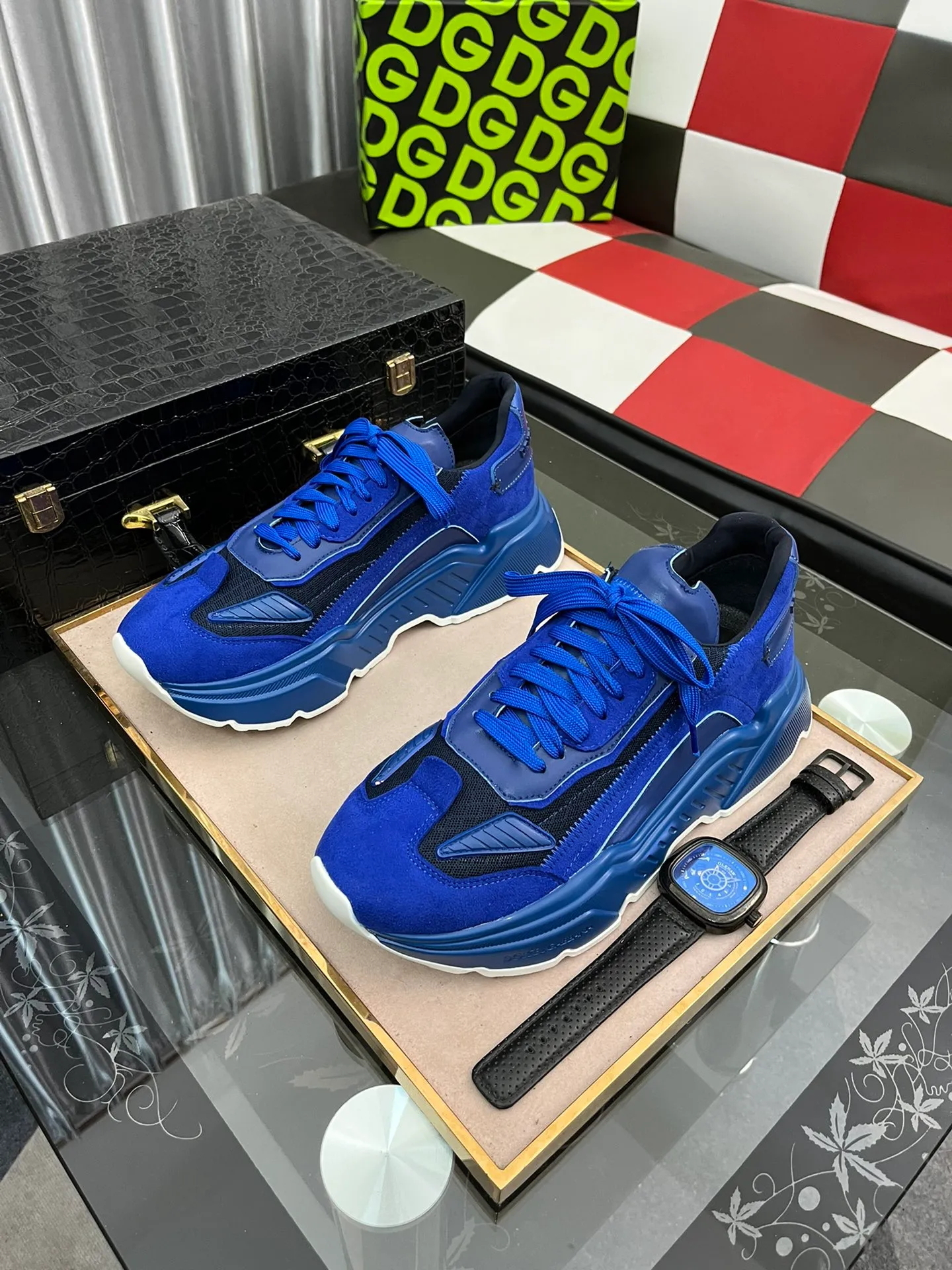 Factory price 480⌚️⌚️DG high-end boutique men's casual sports shoes! Imported original cowhide, shoe body metal loug decoration, imported original hardware, exquisite luxury, super A level! Compared with the genuine product at the counter, the version is no worse at all! Size:38-44